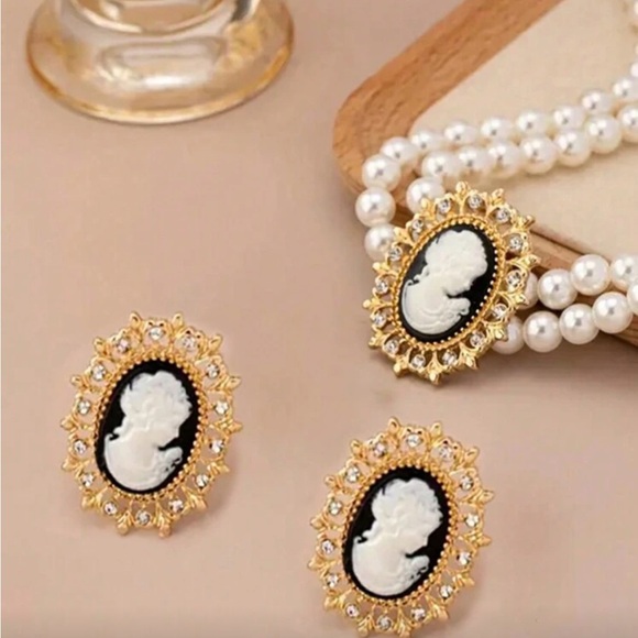 Elegant Pearl Cameo Necklace and Earring Set nwt - Picture 4 of 7
